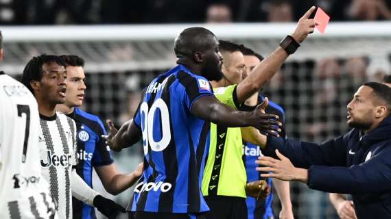 CdS - Lukaku dribbla le telefonate dell'Inter: c'è la Juve. I bianconeri hanno chiesto di temporeggiare 7/10 giorni 