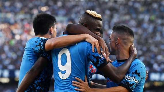VIDEO - Osimhen scatenato, il Napoli continua a stupire: Sassuolo ko 4-0. Gol e highlights