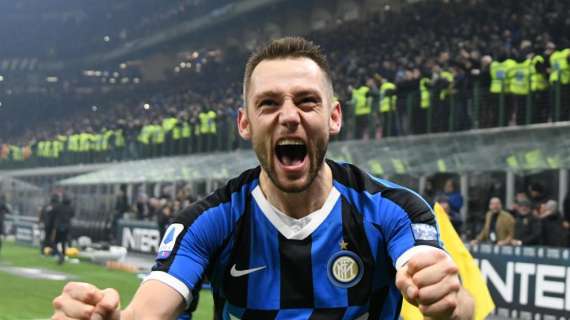 Inter-Samp, De Vrij festeggia la vittoria contro i blucerchiati: "Importante ripartire così"