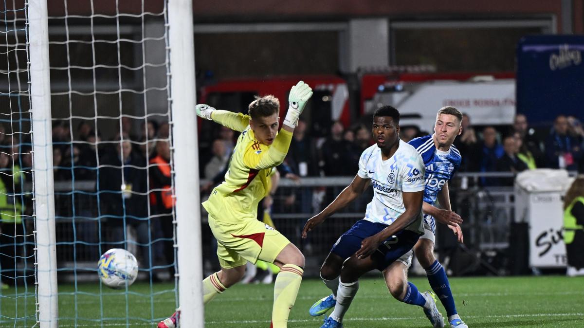 Il poker di Como chiude un cerchio: l'Inter compie uno storico sorpasso ai danni della Juventus