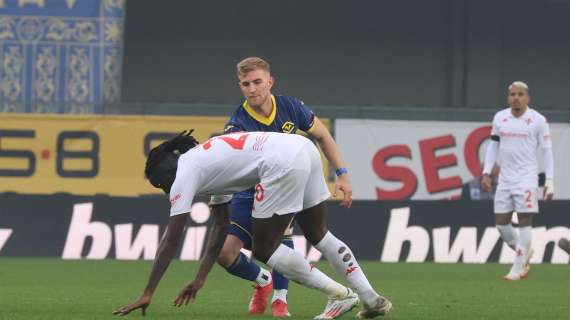 VIDEO - Spavento per Kean, terza sconfitta di fila per la Fiorentina: il Verona vince all'ultimo respiro. Gli highlights 