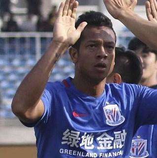 Lo Shanghai Shenhua vola sulle ali di Guarin e Martins