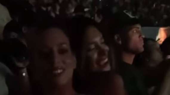 FOTO - Anche Lautaro Martinez e la moglie Agustina al concerto di J Balvin