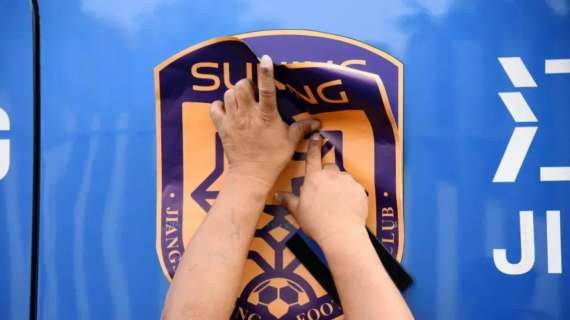 I tifosi dello Jiangsu contro Suning: "Ci hanno fatto impazzire, poi ci hanno uccisi. Dura sciogliere l'Inter"