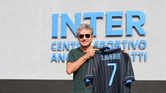 FOTO - Visita speciale di Ligabue ad Appiano Gentile