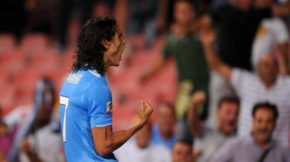 Posticipo: triplo Cavani e il Milan va in ginocchio