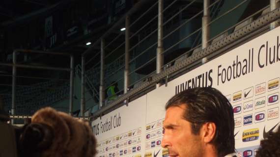 Buffon sui cori a Balotelli: "Discorsi esagerati"