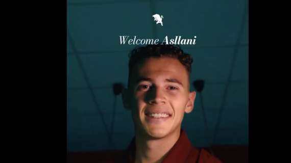 VIDEO - Asllani gioca a biliardo nella presentazione come nuovo giocatore del Torino: "Ready to play"