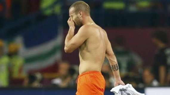 Olanda, Sneijder trascina. Ma la caviglia fa male