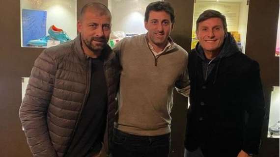 FOTO - Milito lascia l'Italia, cena di saluto con Zanetti e Samuel