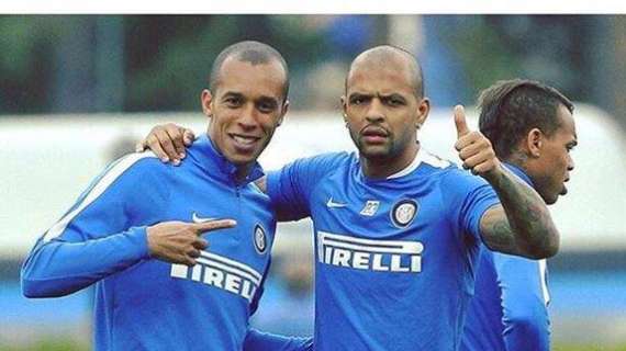 Melo, tweet con Miranda: "Una bestia della difesa"