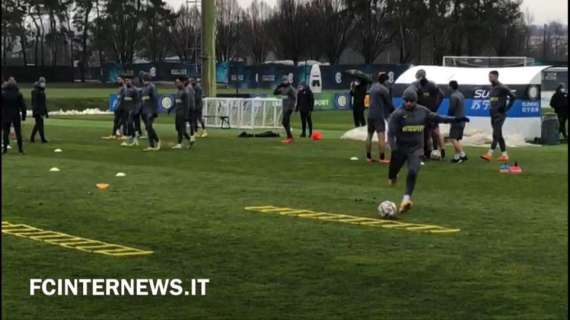 Inter-Shakhtar, niente rifinitura per Barella: l'ex Cagliari non è in campo con i compagni, recupero difficile