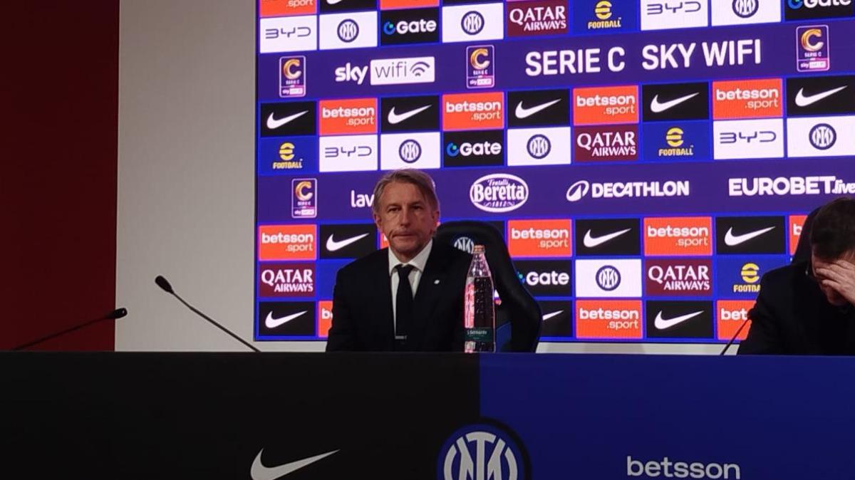 Vecchi in conferenza: "Partita inficiata dall'ingenuità di Melgrati. Nel dubbio mai una decisione a nostro favore"