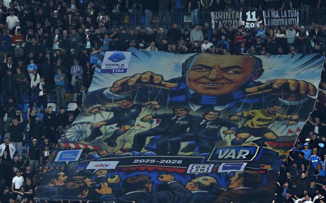 Striscione provocatorio a Napoli: Marotta burattinaio di FIGC e AIA