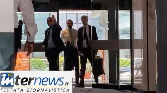 VIDEO - L'ingresso di Marotta e Antonello all'Assemblea di Lega