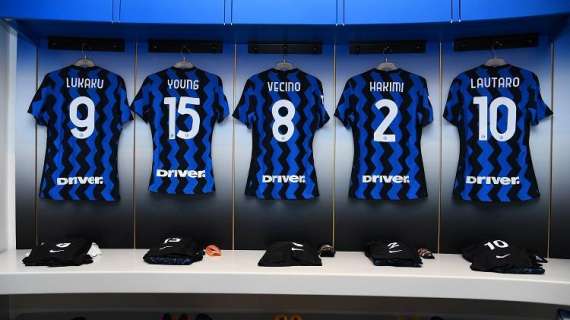 FOTO - Dentro lo spogliatoio dell'Inter: i Campioni d'Italia in campo con la prima maglia nerazzurra