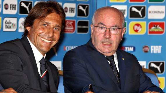 Tavecchio: "Conte? Nessun club, rispetterà contratto"
