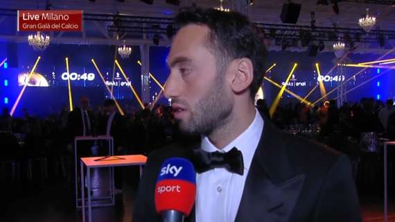 Calhanoglu: "Ieri mentalmente difficile, dedichiamo il premio a Bove. Champions? Spero di alzarla un giorno"