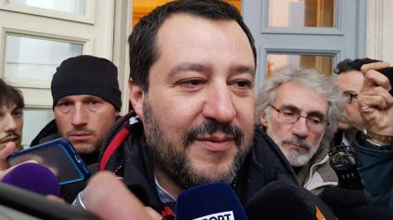 Salvini: "Certe partite di calcio non si giocheranno più in notturna"