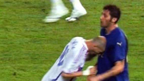 I rivali provocano Matrix con la maschera di Zidane