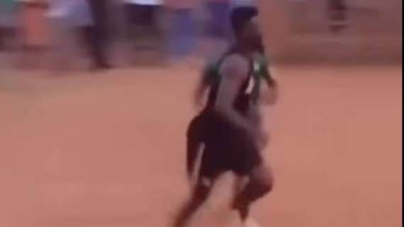 VIDEO - Onana, spettacolo tra la sua gente: dribbling e gol nella "porticina"