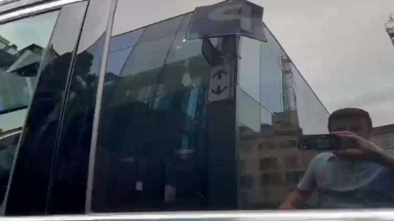VIDEO - Mkhitaryan nella sede dell'Inter: il momento dell'arrivo