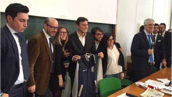 Zanetti: "Ho saputo dell'Inter via fax, chiesi a Paula di controllare in tv. Ringrazio i miei genitori per i sacrifici"