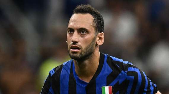 Calhanoglu ringrazia i tifosi interisti: "Bello tornare a casa insieme a voi, speriamo di continuare a vincere"