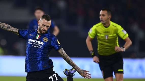 Roma-Inter, la moviola - Per Di Bello un'unica pecca: il giallo a Barella
