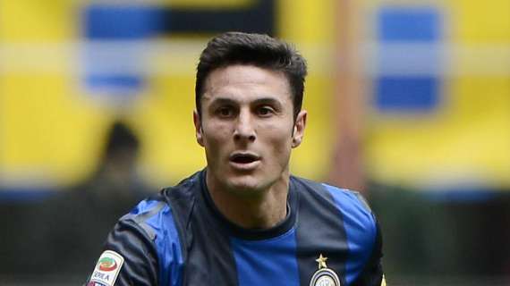 Capitan Zanetti ride e fa foto: "Ho cambiato le gomme"