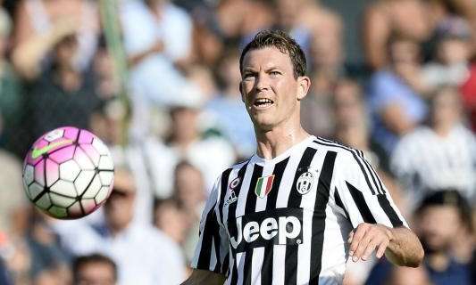 Lichtsteiner cauto: "Al momento non potrò giocare"