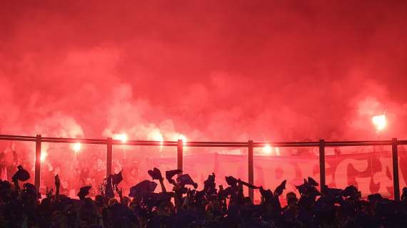 GdS - Benfica, ultras orribili: ancora bengala sui tifosi locali, come a San Siro