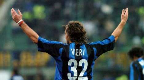 L'Inter su Twitter celebra il 16° anniversario della tripletta di Vieri contro l'Empoli