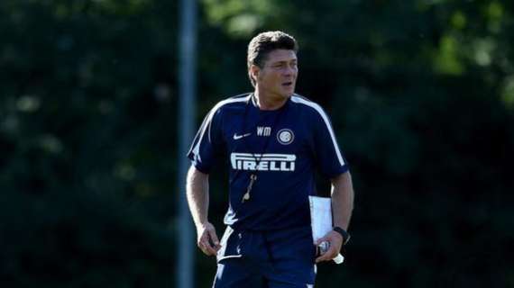 Mazzarri: "Contentissimo dei ragazzi. Cresciamo in difesa e in attacco, Vidic è un campione. Serve non mollare mai"