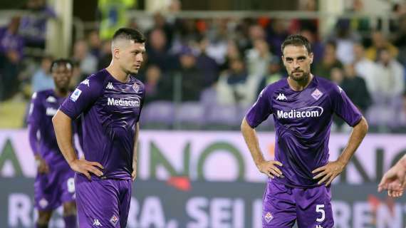 Serie A, Lazio show: Fiorentina sconfitta 0-4. Sarri vola al terzo posto: a segno l'ex Inter Vecino