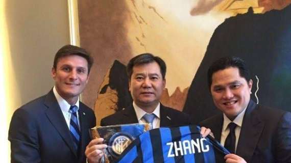 FOTO - Thohir, foto di gruppo con Pioli e gli Zhang