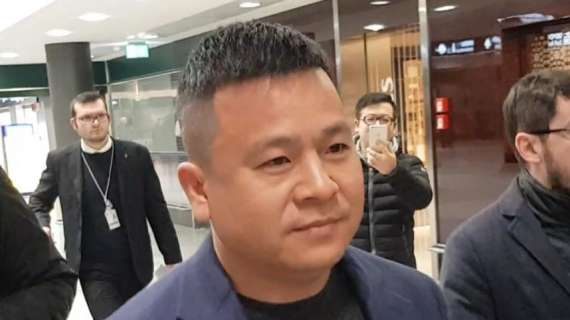 Riappare Yonghong Li: passaporto sequestrato per troppi debiti
