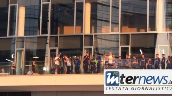 VIDEO - Evento maglia Home 22/23, Inzaghi ai tifosi: "Siete speciali". Giocatori scatenati