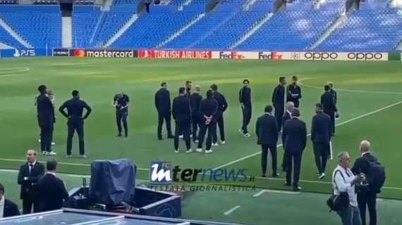 VIDEO - Inter sul rettangolo di gioco dell'Anoeta per il walk around 