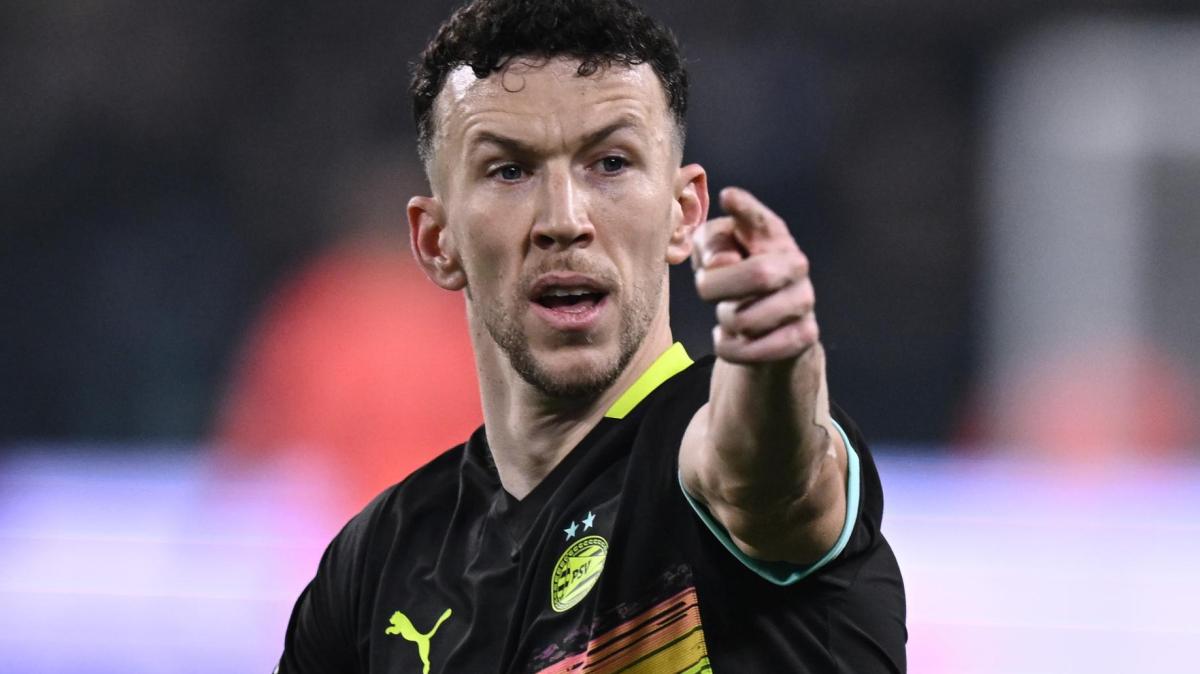 FcIN - Inter-Perisic, fumata nera: il PSV non lo vuole liberare. Ma gli agenti non mollano la presa