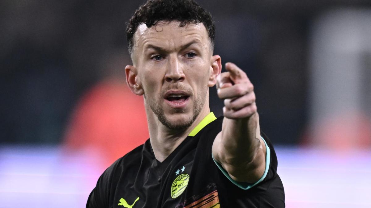 PSV, il dg Brands chiude la telenovela Inter-Perisic: "Resta e basta. È stato contattato, va così di questi tempi"