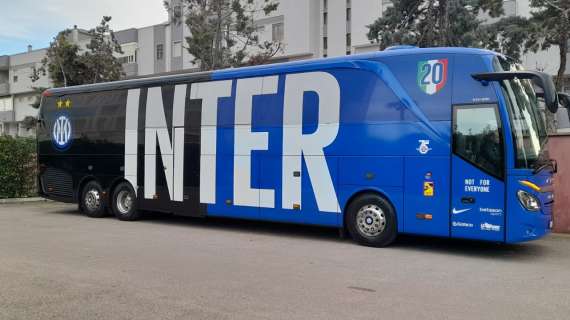 Accoglienza tiepida per l'Inter in Puglia: pochi tifosi in attesa all'aeroporto di Brindisi