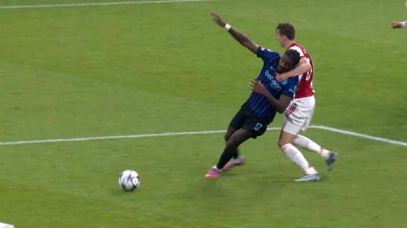 Moviola GdS - Rigore di Baas su Thuram: Oliver lo assegna giustamente, poi avrebbe dovuto confermarlo anche al monitor