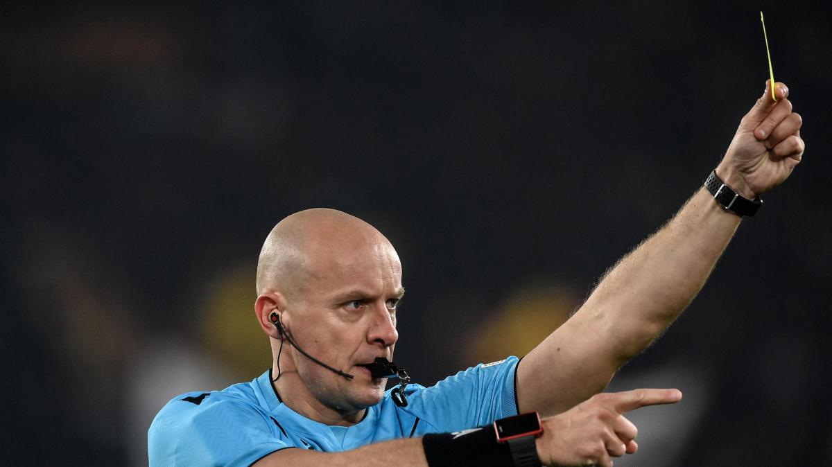 Marciniak, risposta chiara al tifoso del Barcellona: "Contro l'Inter 2 decisioni a vostro favore"