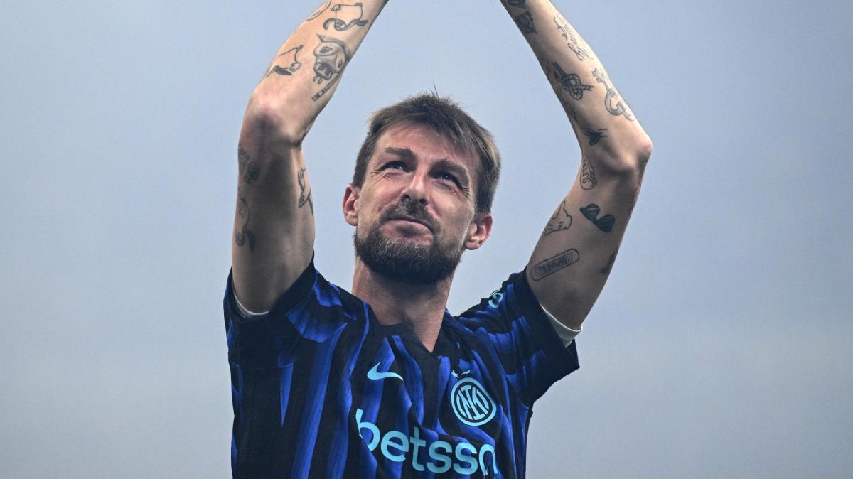 Moretto: "Acerbi può restare in Italia: sondaggi da parte di Monza e Genoa"