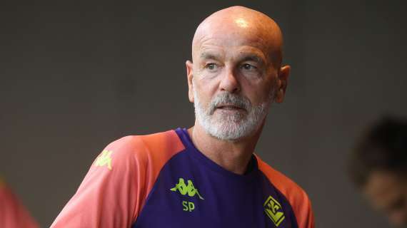 Lotta scudetto, Pioli mette pressione al Napoli: "Anche quest'anno sono i favoriti"
