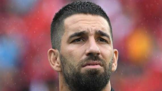 In Catalogna: "Arda Turan andrà in prestito al Galatasaray". Ma l'agente nega: "Resterà al Barcellona"