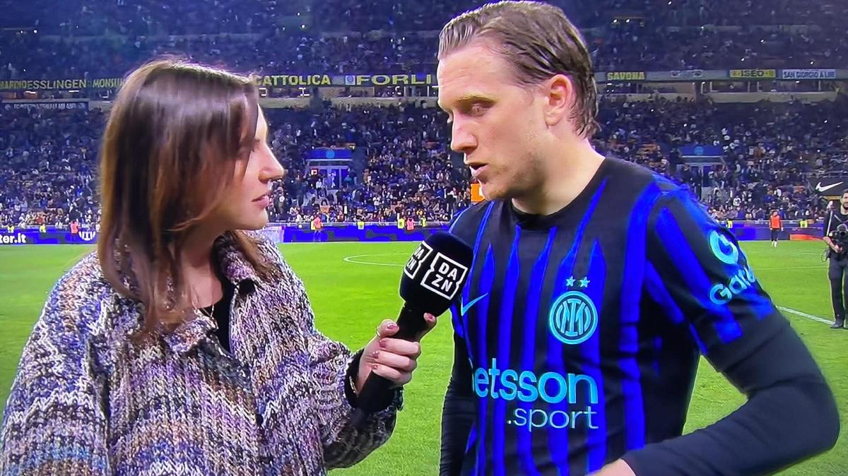 Zielinski al cambio campo: "Continuiamo col nostro gioco, dobbiamo vincere per forza questa partita"