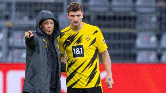Bor. Dortmund, la Bild stronca Meunier: "Deve sostituire Hakimi, fa errori incredibili"
