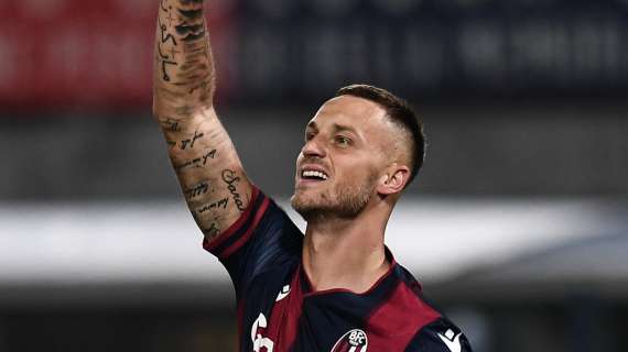 Bologna, diverbio Thiago Motta-Arnautovic. Il tecnico glaciale: "In campo con l'Inter? Si vedrà"